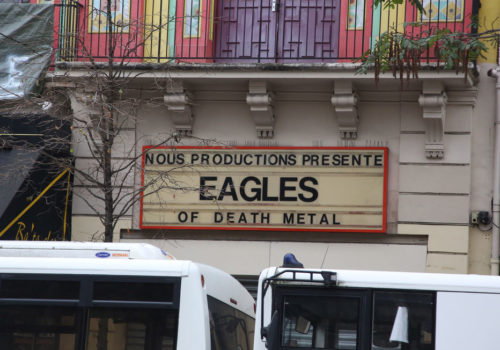 Hommage Devant Le Bataclan Apres Les Attentats Du 13 Novembre 2015 Exact1024x768 L