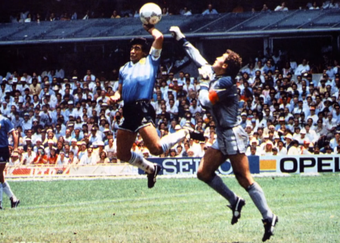 Ernest Mag Capture Maindedieu Maradona