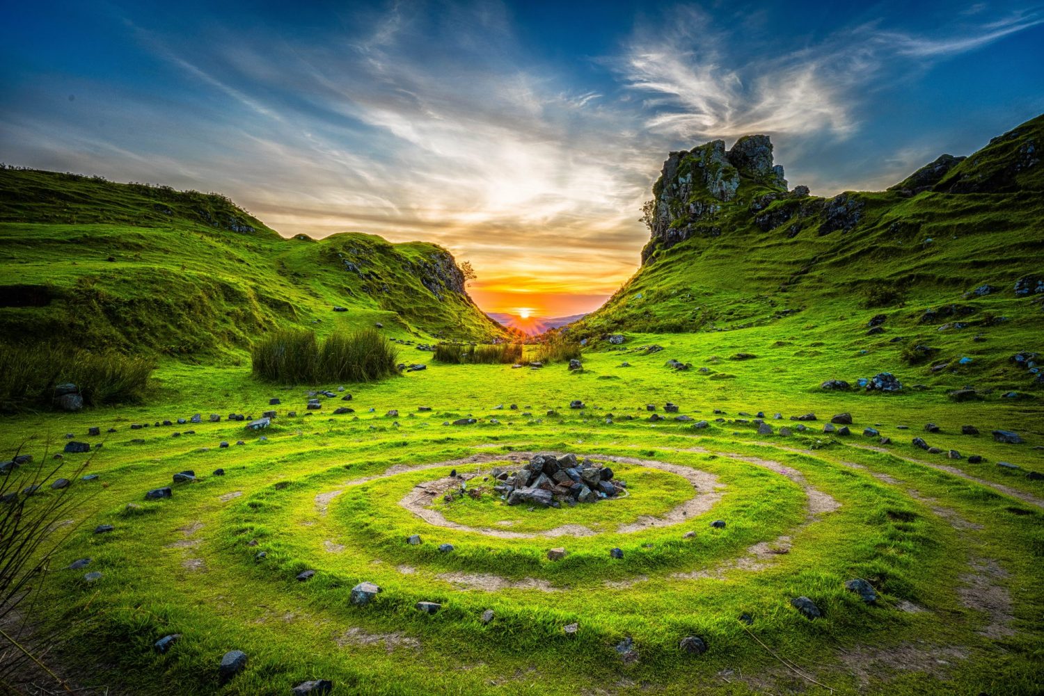 Robert Lukeman Unsplash